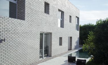 Casa a Estrenar en Barrio Golf II de Costa Esmeralda