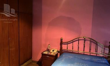 Casa en  Venta de 5 ambientes en Adrogue