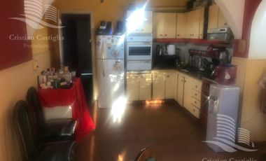 Casa en  Venta de 5 ambientes en Adrogue