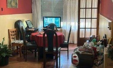Casa en  Venta de 5 ambientes en Adrogue