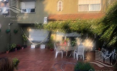 Casa en  Venta de 5 ambientes en Adrogue