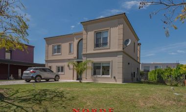 VENTA • ESCOBAR • PUERTOS DEL LAGO-VISTAS• CASA • 5 AMBIENTES • PISCINA