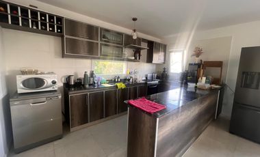 VENTA • ESCOBAR • PUERTOS DEL LAGO-VISTAS• CASA • 5 AMBIENTES • PISCINA