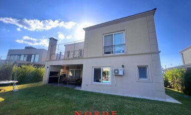 VENTA • ESCOBAR • PUERTOS DEL LAGO-VISTAS• CASA • 5 AMBIENTES • PISCINA