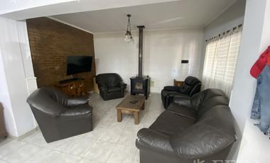 Venta casa quinta de 4 ambientes con piscina en Villa San Luis - Florencio Varela