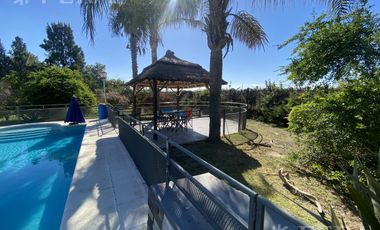 Venta casa quinta de 4 ambientes con piscina en Villa San Luis - Florencio Varela
