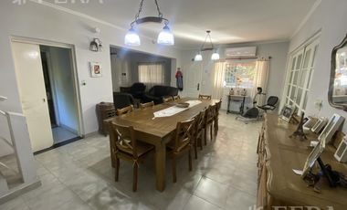 Venta casa quinta de 4 ambientes con piscina en Villa San Luis - Florencio Varela
