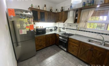 Venta casa quinta de 4 ambientes con piscina en Villa San Luis - Florencio Varela
