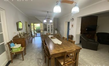Venta casa quinta de 4 ambientes con piscina en Villa San Luis - Florencio Varela