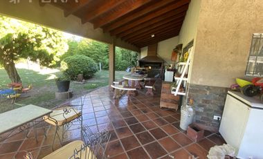 Venta casa quinta de 4 ambientes con piscina en Villa San Luis - Florencio Varela