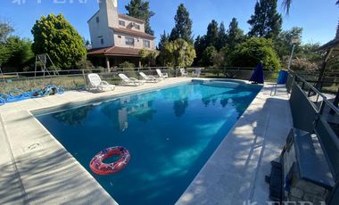 Venta casa quinta de 4 ambientes con piscina en Villa San Luis - Florencio Varela