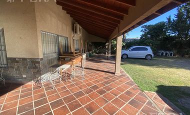 Venta casa quinta de 4 ambientes con piscina en Villa San Luis - Florencio Varela