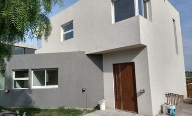 Casa a estrenar en área 2 San Sebast