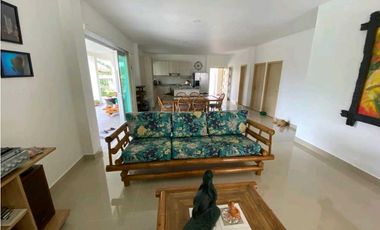 VENDO CABAÑA EN COVEÑAS