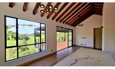 CASA MODERNA A LA VENTA EN MARINILLA