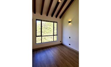 CASA MODERNA A LA VENTA EN MARINILLA