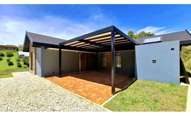 CASA MODERNA A LA VENTA EN MARINILLA