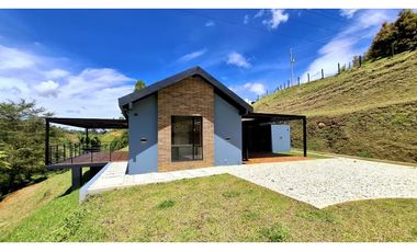 CASA MODERNA A LA VENTA EN MARINILLA