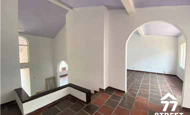 Casa comercial en Altos de Jardín