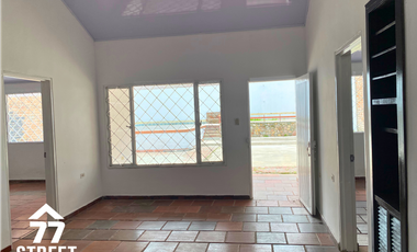 Casa comercial en Altos de Jardín