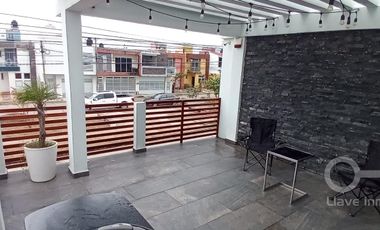 Casa de 2 niveles amueblada en  renta ubicada en Fracc. Punta del Mar, en Coatzacoalcos, Veracruz.