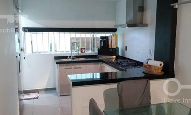 Casa de 2 niveles amueblada en  renta ubicada en Fracc. Punta del Mar, en Coatzacoalcos, Veracruz.
