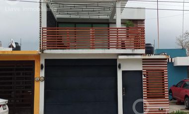 Casa de 2 niveles amueblada en  renta ubicada en Fracc. Punta del Mar, en Coatzacoalcos, Veracruz.