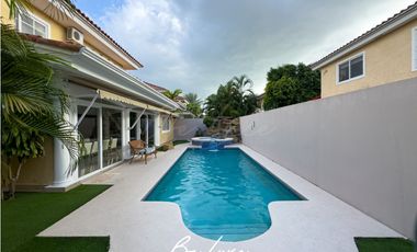 VENDO CASA EN COSTA DEL ESTE, PH PALMERA DEL ESTE (2)