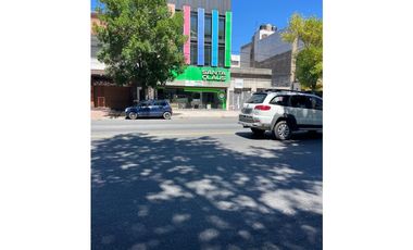 LOCAL-  DEPOSITO 3 PLANTAS AV. LURO 5000