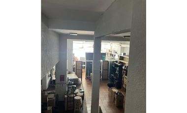 LOCAL-  DEPOSITO 3 PLANTAS AV. LURO 5000