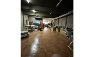 LOCAL-  DEPOSITO 3 PLANTAS AV. LURO 5000