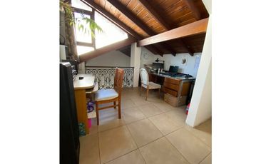 VENTA CASA RECICLADA CON 3 DORMITORIOS PATIO CON PARRILLA