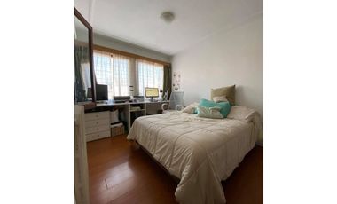 VENTA CASA RECICLADA CON 3 DORMITORIOS PATIO CON PARRILLA