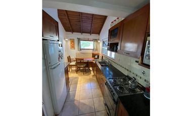 VENTA CASA RECICLADA CON 3 DORMITORIOS PATIO CON PARRILLA