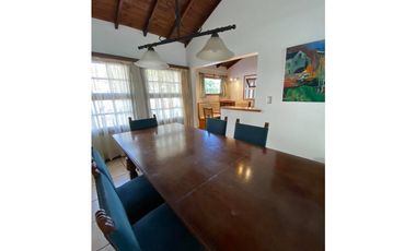 VENTA CASA RECICLADA CON 3 DORMITORIOS PATIO CON PARRILLA