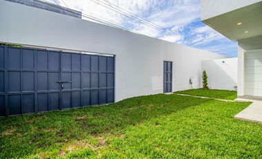 ¡ESTRENA, CASA EQUIPADA CON ALBERCA Y JARDIN PROPIO! A 5 MIN. DE LA DESV DE BURGOS (SUR DE CUERNAVACA)