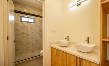 ¡ESTRENA, CASA EQUIPADA CON ALBERCA Y JARDIN PROPIO! A 5 MIN. DE LA DESV DE BURGOS (SUR DE CUERNAVACA)