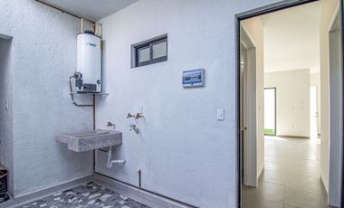 ¡ESTRENA, CASA EQUIPADA CON ALBERCA Y JARDIN PROPIO! A 5 MIN. DE LA DESV DE BURGOS (SUR DE CUERNAVACA)