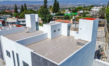 ¡ESTRENA, CASA EQUIPADA CON ALBERCA Y JARDIN PROPIO! A 5 MIN. DE LA DESV DE BURGOS (SUR DE CUERNAVACA)