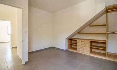 ¡ESTRENA, CASA EQUIPADA CON ALBERCA Y JARDIN PROPIO! A 5 MIN. DE LA DESV DE BURGOS (SUR DE CUERNAVACA)