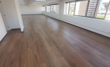Se Vende Oficina Planta Libre 122 M2. Edificio Panorámico