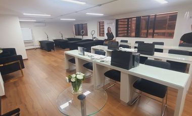 Se Vende Oficina Planta Libre 122 M2. Edificio Panorámico