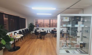 Se Vende Oficina Planta Libre 122 M2. Edificio Panorámico
