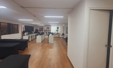 Se Vende Oficina Planta Libre 122 M2. Edificio Panorámico