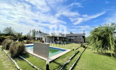 Casa en venta  Puerto Roldán