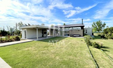 Casa en venta  Puerto Roldán