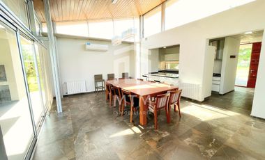 Casa en venta  Puerto Roldán