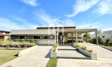 Casa en venta  Puerto Roldán