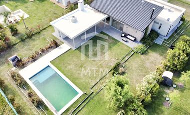 Casa en venta  Puerto Roldán