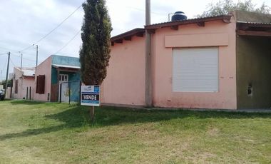 Casas venta en bloque - 6 dormitorios 3 baños - 232mts2  - 25 De Mayo